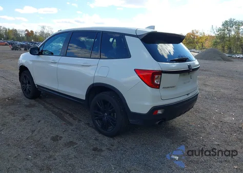 2021 Honda Passport Awd Sport z USA, uszkodzony, nr VIN 5FNYF8H29MB009454